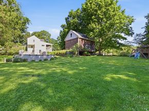 51 Grove St, Reading MA 01867