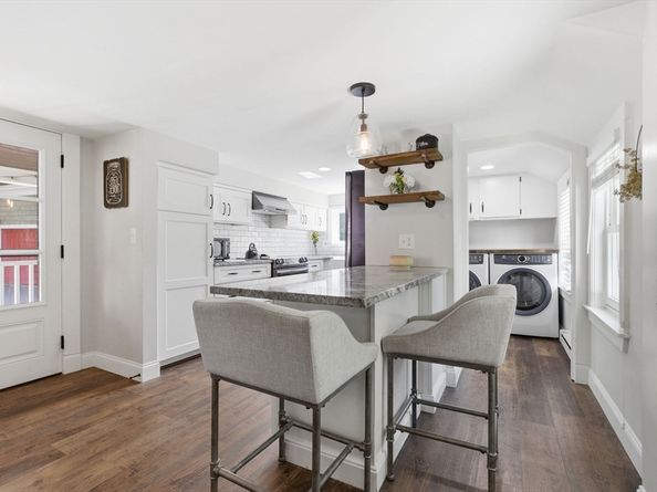 51 Grove St, Reading MA 01867