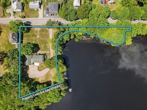 53 Farm St, Blackstone MA 01504