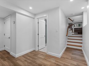 33 Farragut Ave, Medford MA 02155