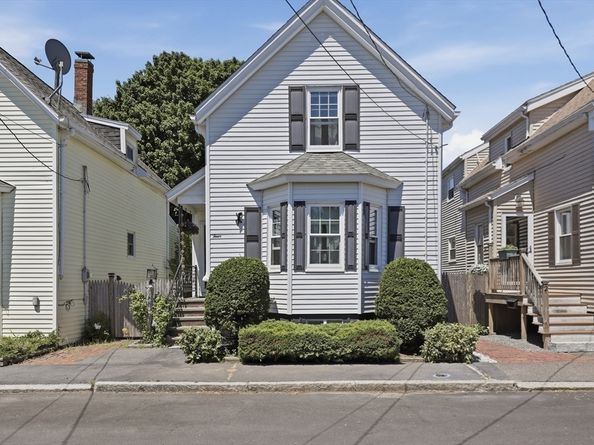 4 Waite St, Salem MA 01970
