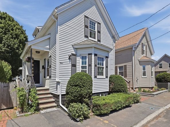 4 Waite St, Salem MA 01970
