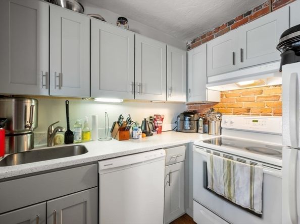 38A Charter Street 7, Boston MA 02113