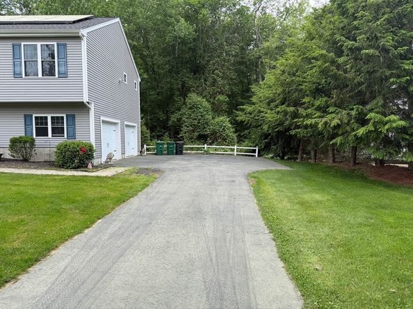 21 Forest St, Pembroke MA 02359
