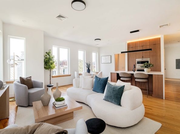 58 Kent U404, Brookline MA 02445