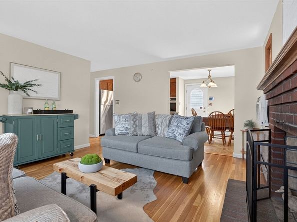 46 Grapevine Ave, Lexington MA 02421
