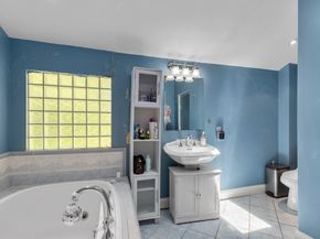30 Tinson Rd, Quincy MA 02169