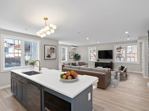59 Perrin St, Boston MA 02119