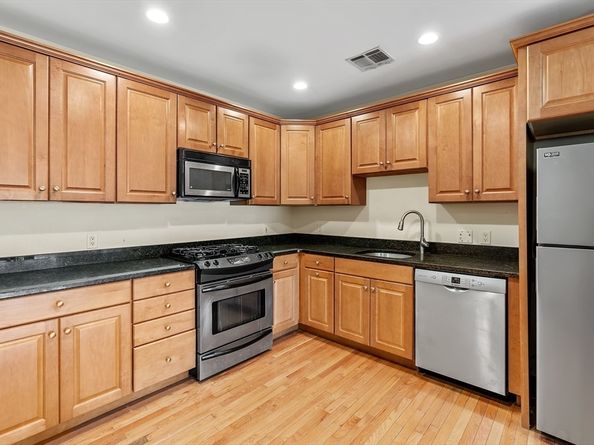 328 Copeland St 2D, Quincy MA 02169