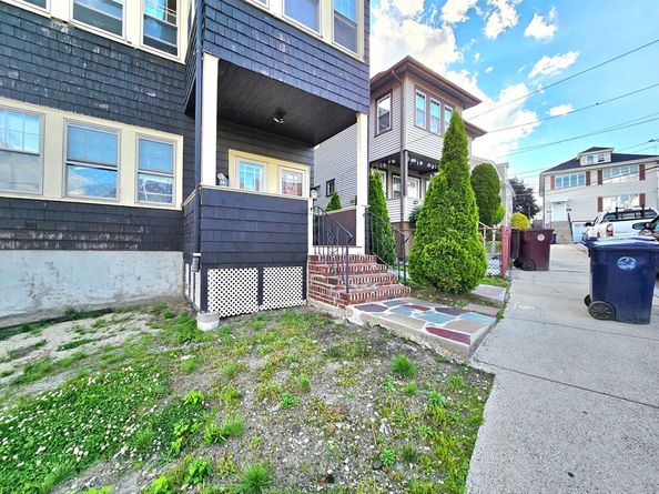 14 Harding Ave, Everett MA 02149