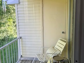2 Squire Ct 8, Natick MA 01760