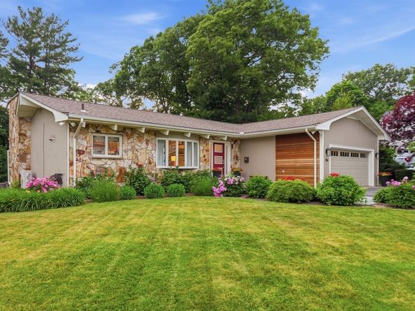 146 Burroughs Rd, Braintree MA 02184