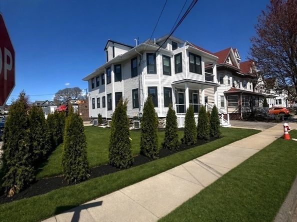 86 Cypress St 861, Watertown MA 02472