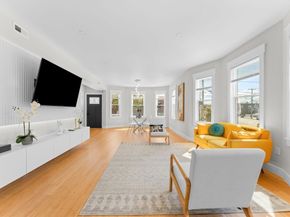 86 Cypress St 861, Watertown MA 02472