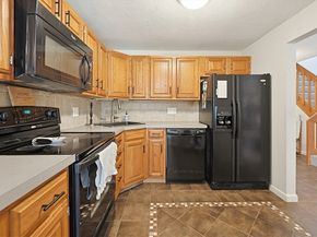510 Ridgefield Cir C, Clinton MA 01510