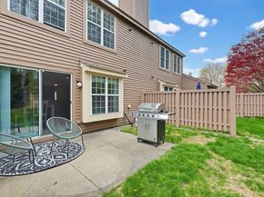 510 Ridgefield Cir C, Clinton MA 01510