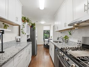 8 Shrewsbury Green Dr G, Shrewsbury MA 01545