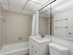 8 Shrewsbury Green Dr G, Shrewsbury MA 01545