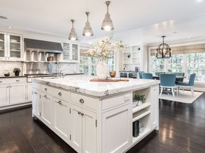 64 Albion Rd, Wellesley MA 02481