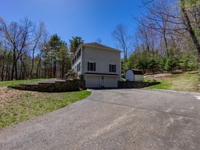 102 North St, Holden MA 01522