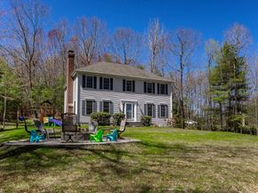 102 North St, Holden MA 01522