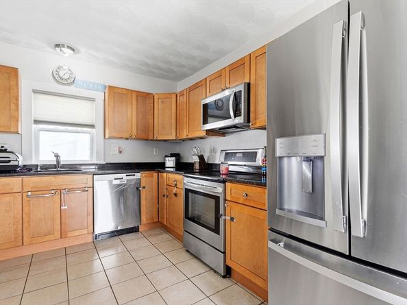 75 Auburn St, Brockton MA 02302