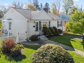 16 Thornton Rd, Worcester MA 01606