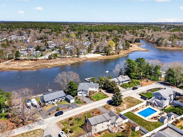 63 Edgewater Drive, Wareham MA 02571