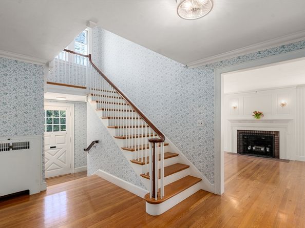 23 Thackeray Road, Wellesley MA 02481