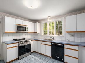 23 Thackeray Road, Wellesley MA 02481
