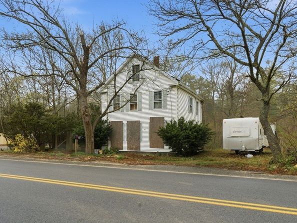 147 Plymouth St, Carver MA 02330