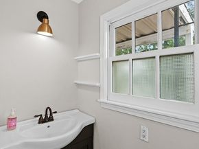 18 Bennett St 2, Manchester MA 01944
