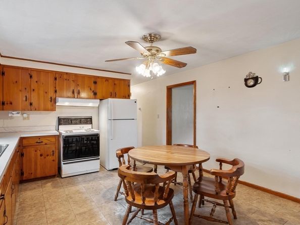 11 Cromie St, Clinton MA 01510