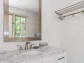 40 Grand Hill Dr, Dover MA 02030