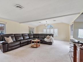 15 San Mateo Dr, Chelmsford MA 01824