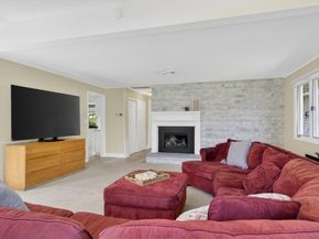 15 San Mateo Dr, Chelmsford MA 01824