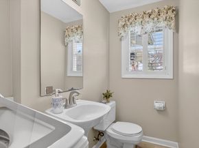 15 San Mateo Dr, Chelmsford MA 01824