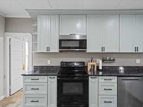 40 Duxbury Rd, Worcester MA 01605
