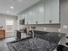 40 Duxbury Rd, Worcester MA 01605