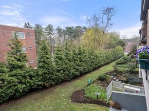 1206 Greendale Ave 214, Needham MA 02492