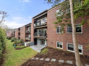 1206 Greendale Ave 214, Needham MA 02492