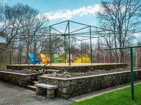 7 Cedarcrest Rd, Salem MA 01970