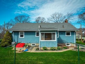 7 Cedarcrest Rd, Salem MA 01970