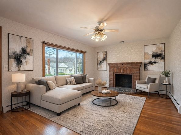 7 Cedarcrest Rd, Salem MA 01970