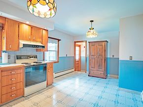 7 Cedarcrest Rd, Salem MA 01970