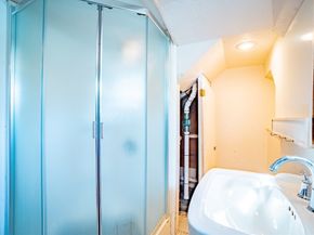 7 Cedarcrest Rd, Salem MA 01970