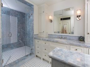 2 Commonwealth Avenue PH34, Boston MA 02116