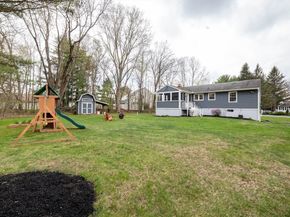 8 Old Farm Rd, Sturbridge MA 01566