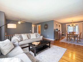8 Old Farm Rd, Sturbridge MA 01566