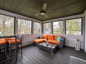 8 Old Farm Rd, Sturbridge MA 01566
